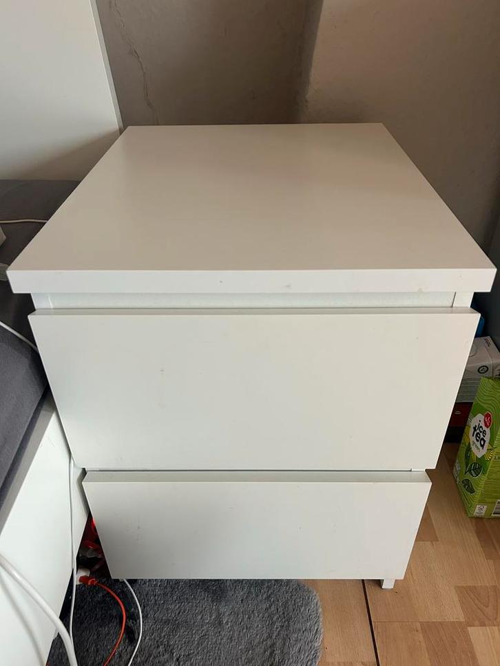 Malm nachtkastje IKEA wit - 2 lades, Huis en Inrichting, Slaapkamer | Nachtkastjes, Gebruikt, 55 tot 70 cm, Minder dan 45 cm, Hout