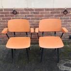 Vintage Ahrend Cirkel Revolt stoelen 1964 Friso Kramer, Huis en Inrichting, Stoelen, Ophalen, Twee, Overige kleuren, Zo goed als nieuw
