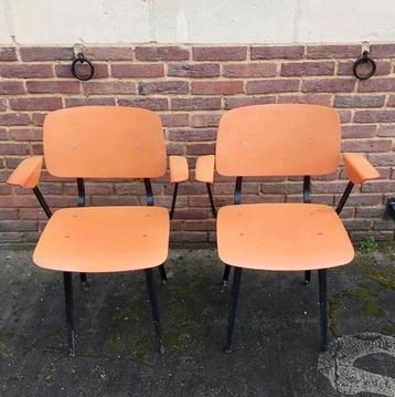 Vintage Ahrend Cirkel Revolt stoelen 1964 Friso Kramer  beschikbaar voor biedingen
