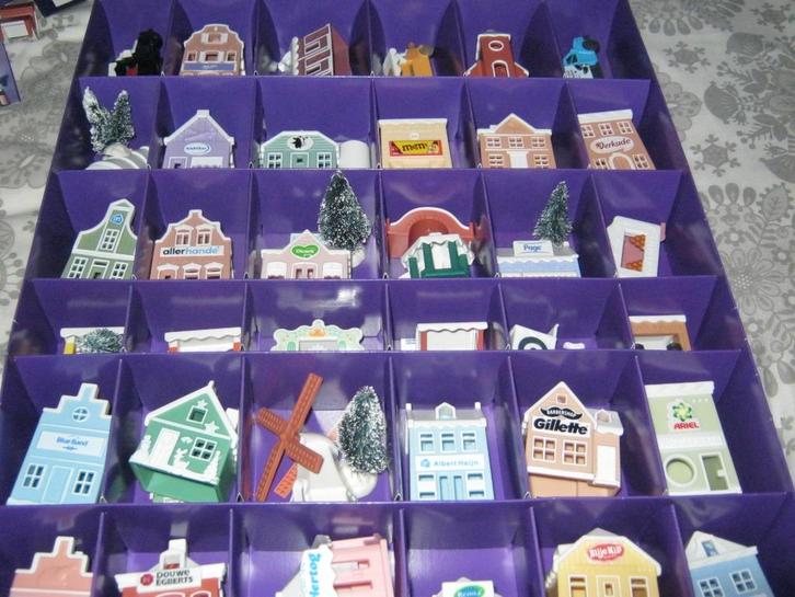 nieuw in doos AH winterhuisjes  met alles erbij, Diversen, Kerst, Nieuw, Ophalen