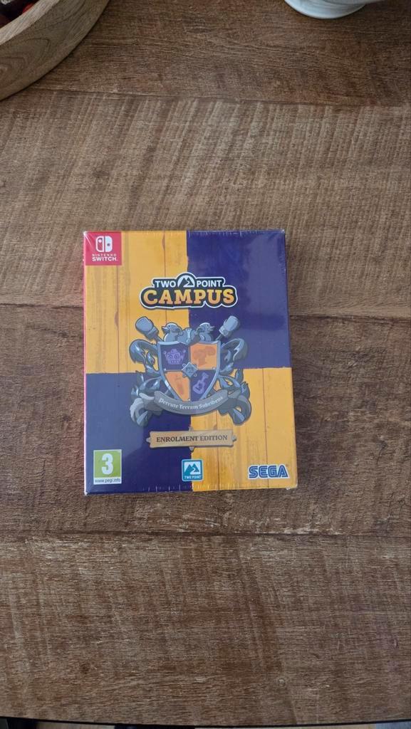 Two Point Campus Enrolment Edition - Nieuw!, Spelcomputers en Games, Games | Nintendo Switch, Nieuw, Simulatie, 1 speler, Vanaf 3 jaar