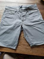 Korte grijze jeans maat 33, Kleding | Heren, Spijkerbroeken en Jeans, Gedragen, Grijs, Ophalen of Verzenden, W33 - W34 (confectie 48/50)