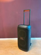 Te huur: JBL Partyspeaker 320 - Inclusief 2 JBL microfoons., Ophalen, Zo goed als nieuw, Verjaardag