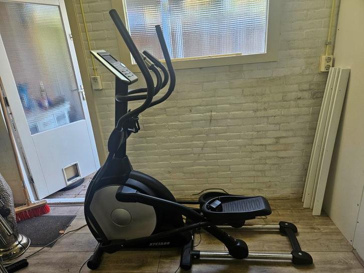 Crosstrainer - Fitness voor thuis!, Sport en Fitness, Fitnessapparatuur, Gebruikt, Crosstrainer, Armen, Benen, Buik, Rug, Metaal