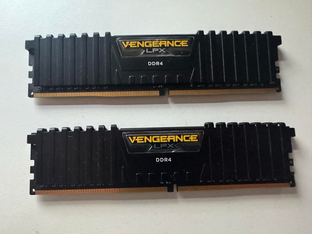 DDR4 8GB (2x4GB) 2400MHz Geheugen, Computers en Software, RAM geheugen, Gebruikt, DDR4, Ophalen of Verzenden, Desktop