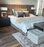 Luxe fluwelen bed 180x200 met matras, topper en nachtkastjes, Beige, Ophalen of Verzenden, 180 cm, 200 cm