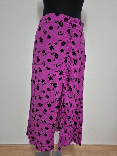 R61 - Paars met zwarte Melting Stockholm rok maat M (1), Kleding | Dames, Rokken, Zo goed als nieuw, Maat 38/40 (M), Paars, Boven de knie