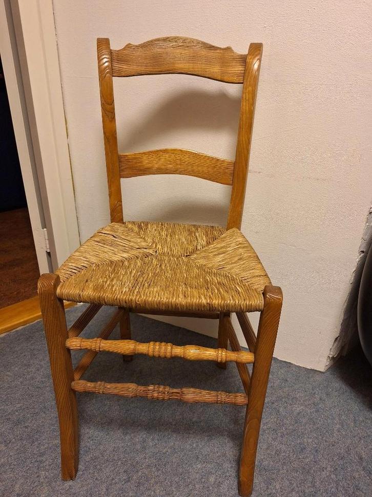 Antieke keukenstoel met biezen zitting, Antiek en Kunst, Antiek | Meubels | Stoelen en Banken, Ophalen