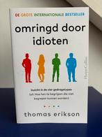 OMRINGD DOOR IDIOTEN | Inzicht in de vier gedragstypes, Boeken, Advies, Hulp en Training, Ophalen of Verzenden, Zo goed als nieuw