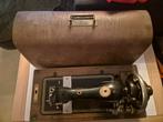 Pfaff 11 Naaimachine met Kast - Sleutel Ontbreekt, Hobby en Vrije tijd, Naaimachines en Toebehoren, Ophalen, Gebruikt, Naaimachine