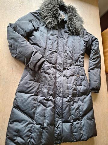 Sandwich Donsjas 42 (valt als 42) met faux fur kraag beschikbaar voor biedingen