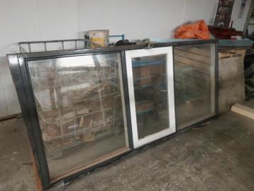 2 Hardhouten kozijnen uit dakkapel te koop.. beschikbaar voor biedingen