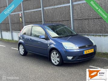 Ford Fiesta 1.4-16V Ambiente NAP/AIRCO/RUIME APK/LM VELGEN beschikbaar voor biedingen