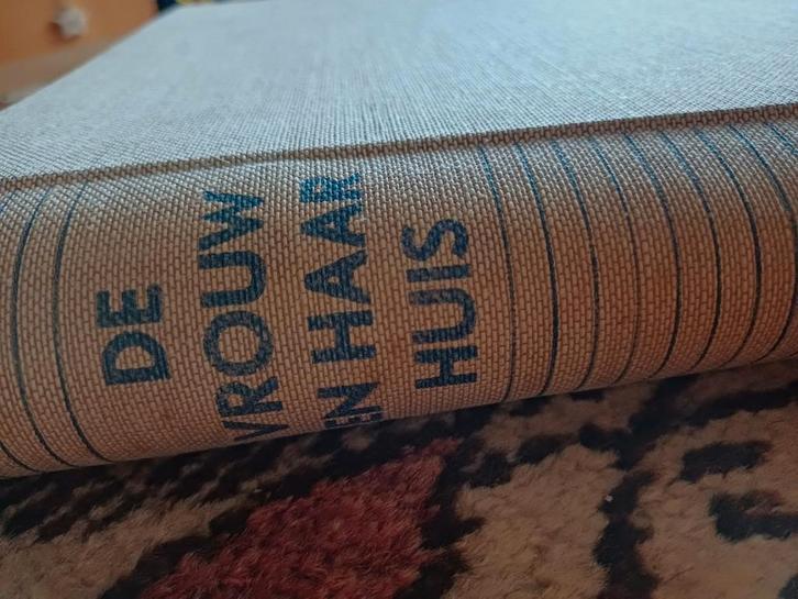 De Vrouw en haar Huis tijdschrift (april 1959 - juni 1960), Huis en Inrichting, Stoffering | Vloerbedekking, Zo goed als nieuw