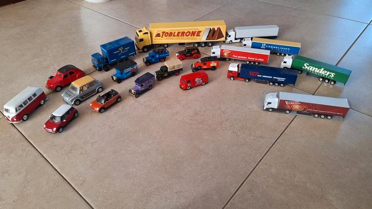 Collectie Miniatuur Auto's & Vrachtwagens, Hobby en Vrije tijd, Modelauto's | 1:18, Gebruikt, Auto, Overige merken, Ophalen of Verzenden