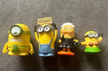4 Minions figuren poppetjes 2-3 cm groot  beschikbaar voor biedingen