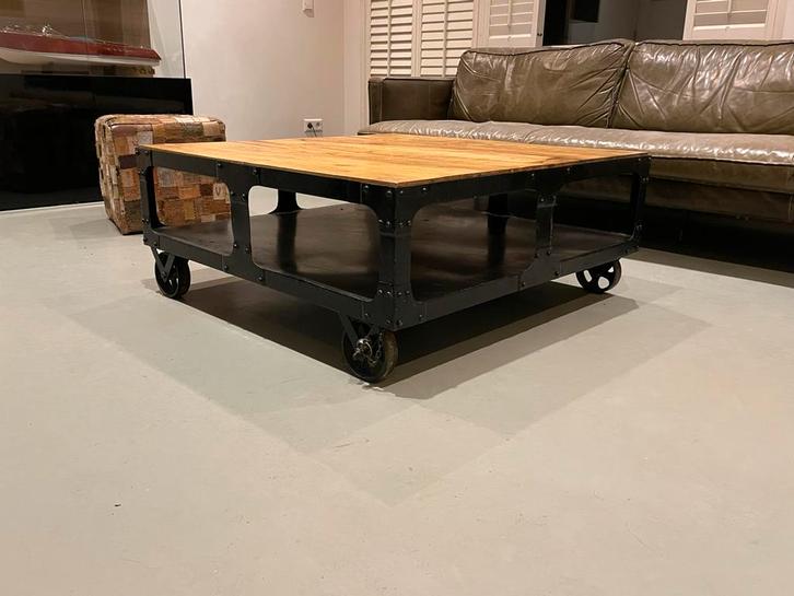 Industriële salontafel mango hout & staal, Huis en Inrichting, Tafels | Salontafels, Zo goed als nieuw, Minder dan 50 cm, 100 tot 150 cm
