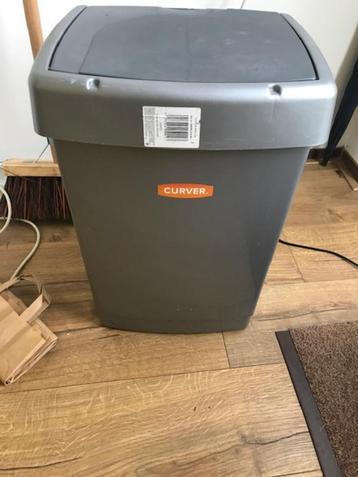 prullenbak Curver optildeksel 50-60 L beschikbaar voor biedingen
