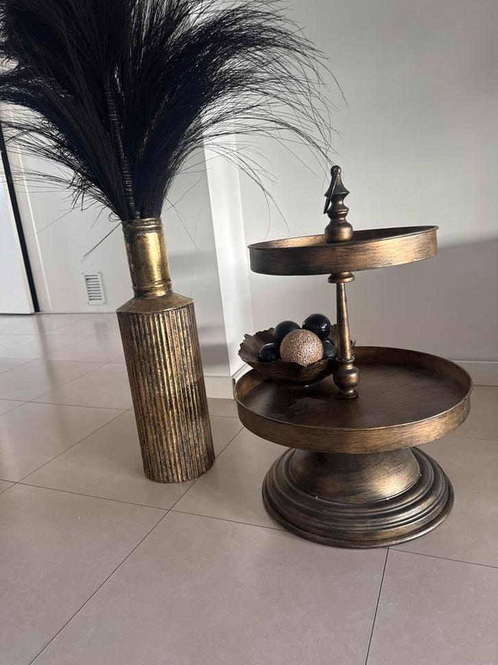 Plateau en vaas met zwarte pluimen, Huis en Inrichting, Woonaccessoires | Vazen, Zo goed als nieuw, Zwart, Minder dan 50 cm, Overige materialen