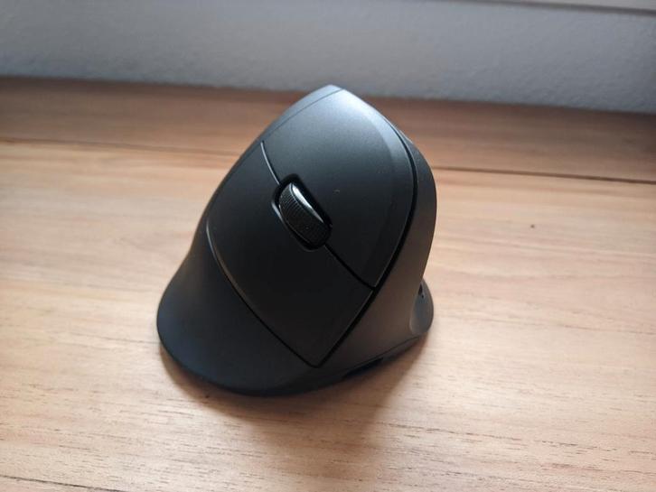 Delux verticale muis voor kleine handen., Computers en Software, Muizen, Zo goed als nieuw, Muis, Rechtshandig, Draadloos, Ergonomisch