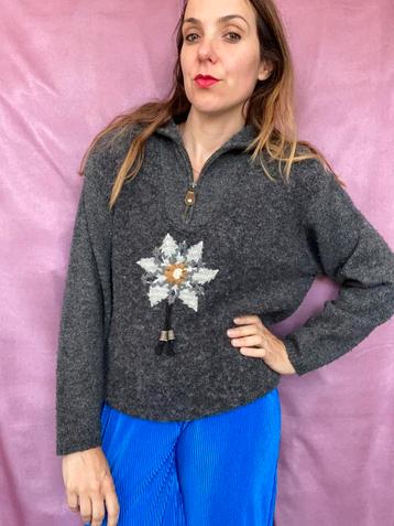 Vintage grijze trui met bloem - 40/42 L/XL of oversized beschikbaar voor biedingen