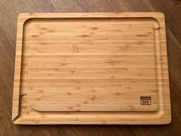 De KOTAI-snijplank is gemaakt van natuurlijk bamboe beschikbaar voor biedingen