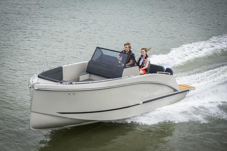 Maxima 700 sport | Console boot | Vanaf 41.945,- (bj 2024), Watersport en Boten, Speedboten, Nieuw, 6 meter of meer, Overige brandstoffen
