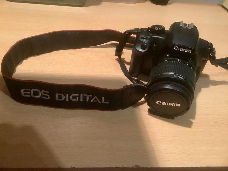 Prachtige Canon spiegelreflex camera 1000D met 18/55mm lens, Audio, Tv en Foto, Fotocamera's Digitaal, Zo goed als nieuw, Canon