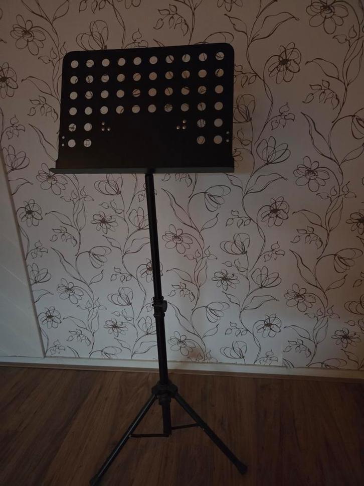 Muziekstandaard - Stevig en verstelbaar, Muziek en Instrumenten, Standaards, Gebruikt, Muziekstandaard, Accordeon, Cello, Contrabas