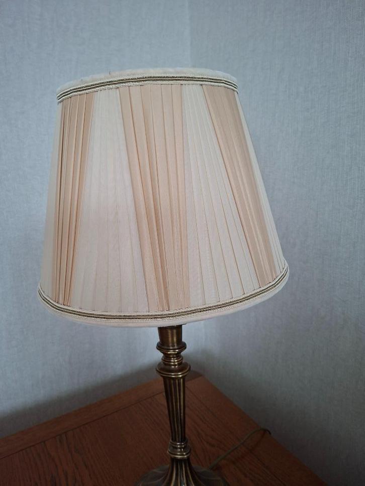 2 Schemerlampen, bronskleurige voet, Huis en Inrichting, Lampen | Tafellampen, Zo goed als nieuw, 50 tot 75 cm, Metaal, Stof, Ophalen