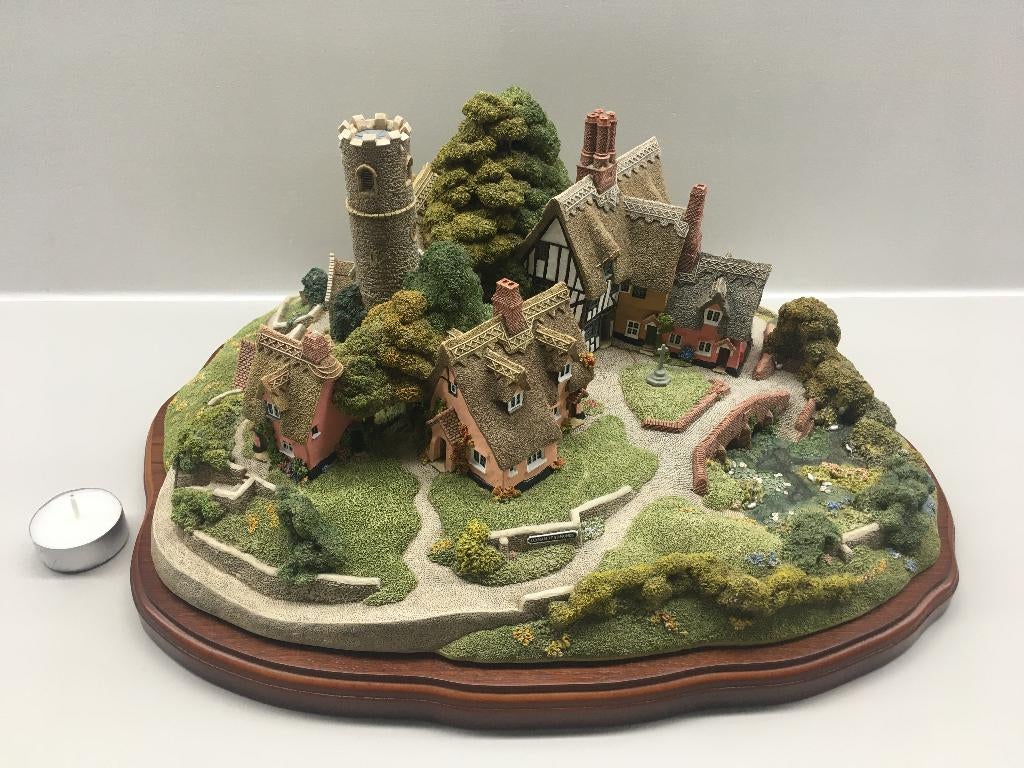 Lilliput Lane 'Saxham St Edmunds' miniatuur, Ophalen of Verzenden, Zo goed als nieuw, Overige typen