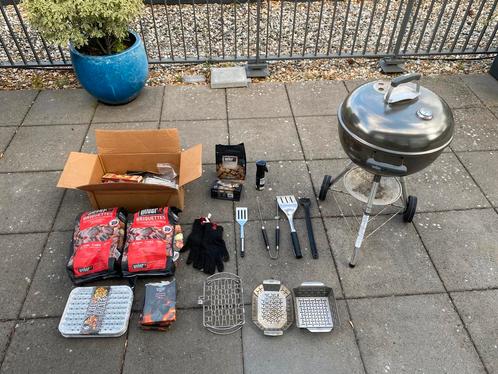 Weber classic kettle 57 cm houtskool bbq barbeque compleet, Tuin en Terras, Houtskoolbarbecues, Gebruikt, Met accessoires, Ophalen