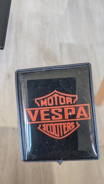 Vespa gts 300 emblemen 3 stuks beschikbaar voor biedingen