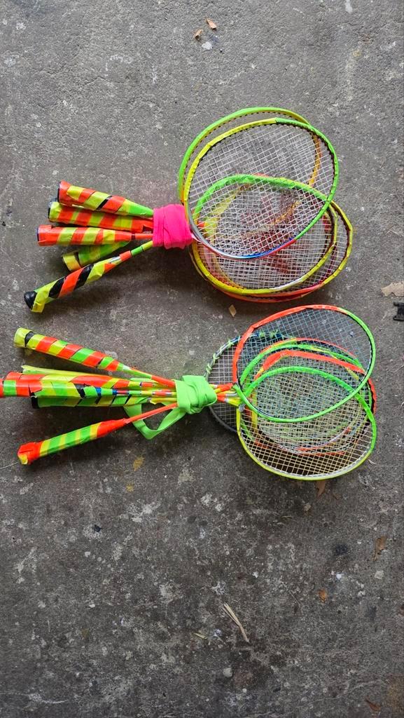 Badmintonrackets korte en lange steel met neon tape, Sport en Fitness, Badminton, Zo goed als nieuw, Racket(s), Ophalen of Verzenden