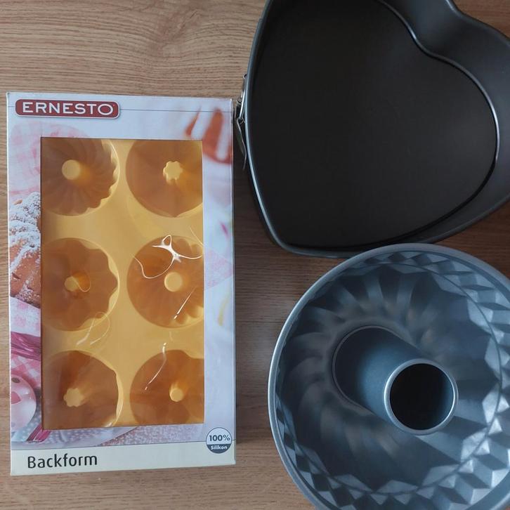Diverse bakvormen 🥞🍰🤎  €10 per stuk, Hobby en Vrije tijd, Taarten en Cupcakes maken, Zo goed als nieuw, Bakvorm, Taarten, Ophalen of Verzenden
