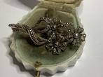 ANTIEKE MASSIEVE GEKEURD ZILVER BLOEMEN BROCHE, Sieraden, Tassen en Uiterlijk, Antieke sieraden, Verzenden, Zilver, Broche