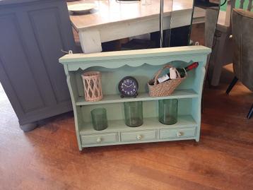 Brocante wandrek groen beschikbaar voor biedingen