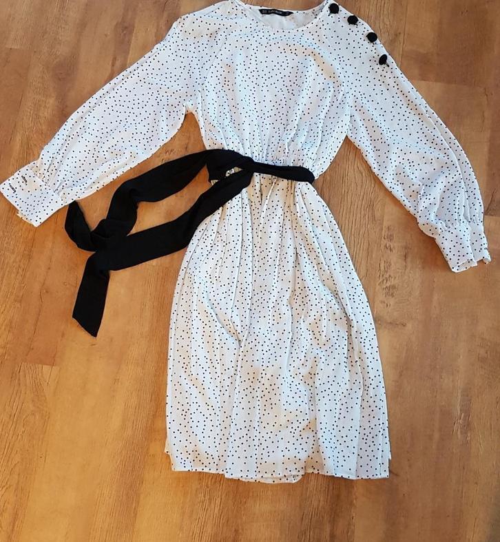 Witte jurk met zwarte stippen van Zara, mt.XS, Kleding | Dames, Jurken, Verzenden