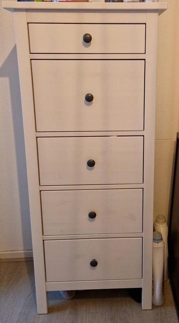 Hemnes ladekast small en hoog beschikbaar voor biedingen
