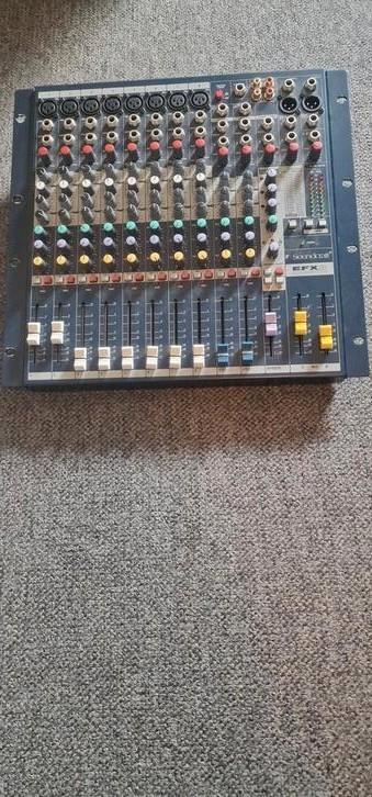 Soundcraft EFX8 mengpaneel met Lexicon effectenrack beschikbaar voor biedingen