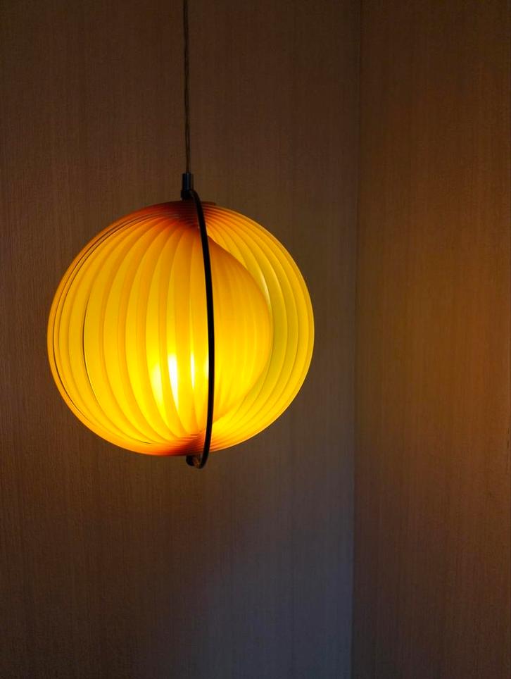 Vintage Moon Hanglamp - Cristian Koban - '80, Huis en Inrichting, Lampen | Hanglampen, Gebruikt, Minder dan 50 cm, Kunststof, Metaal