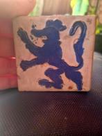 Oude tegel met blauwe leeuw, Antiek en Kunst, Verzenden