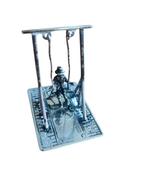 Antiek zilveren miniatuur man op schommel, Amsterdam, Antiek en Kunst, Antiek | Goud en Zilver, Ophalen of Verzenden