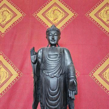 Staand Boeddhabeeld in Abhaya Mudra – 102 cm beschikbaar voor biedingen