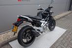 SUZUKI GLADIUS (bj 2010), 2 cilinders, Bedrijf, 645 cc, Naked bike