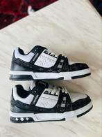 Louis Vuitton Trainer maat 45 gloednieuw inclusief doos!, Zwart, Nieuw, Ophalen of Verzenden, Louis Vuitton