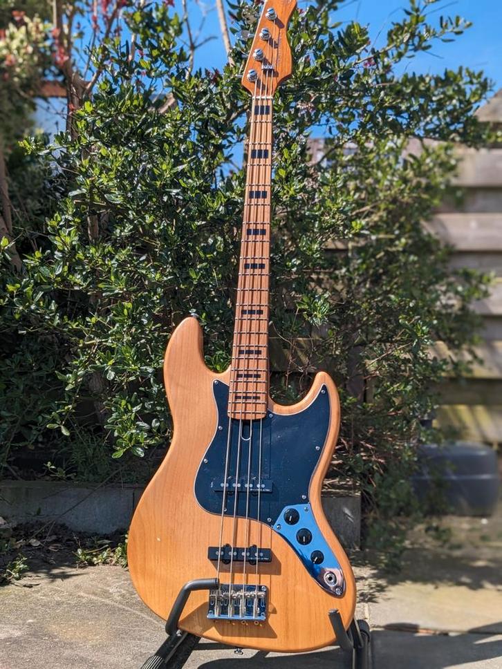 Sire Marcus Miller V5 Natural Jazz Bass, Muziek en Instrumenten, Snaarinstrumenten | Gitaren | Bas, Zo goed als nieuw, Elektrisch