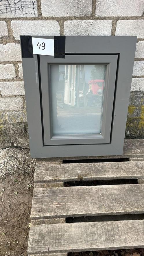 (49) Nieuw raamkozijn voor bijv. toilet, incl mistglas, Doe-het-zelf en Verbouw, Kozijnen en Schuifpuien, Nieuw, Raamkozijn, Kunststof