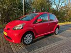 Toyota Aygo 1.0 12V Vvt-i 5DRS 2008 Rood, Auto's, Voorwielaandrijving, Stof, Zwart, 4 stoelen