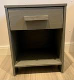 WOOOD nachtkastje donker grijs. Graag zsm ophalen., Huis en Inrichting, Slaapkamer | Nachtkastjes, Ophalen, Gebruikt, Minder dan 45 cm